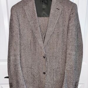 Suitsupply Houndstooth 3pc suit for Men